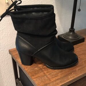 Rialto brand size 7M black pull on boots